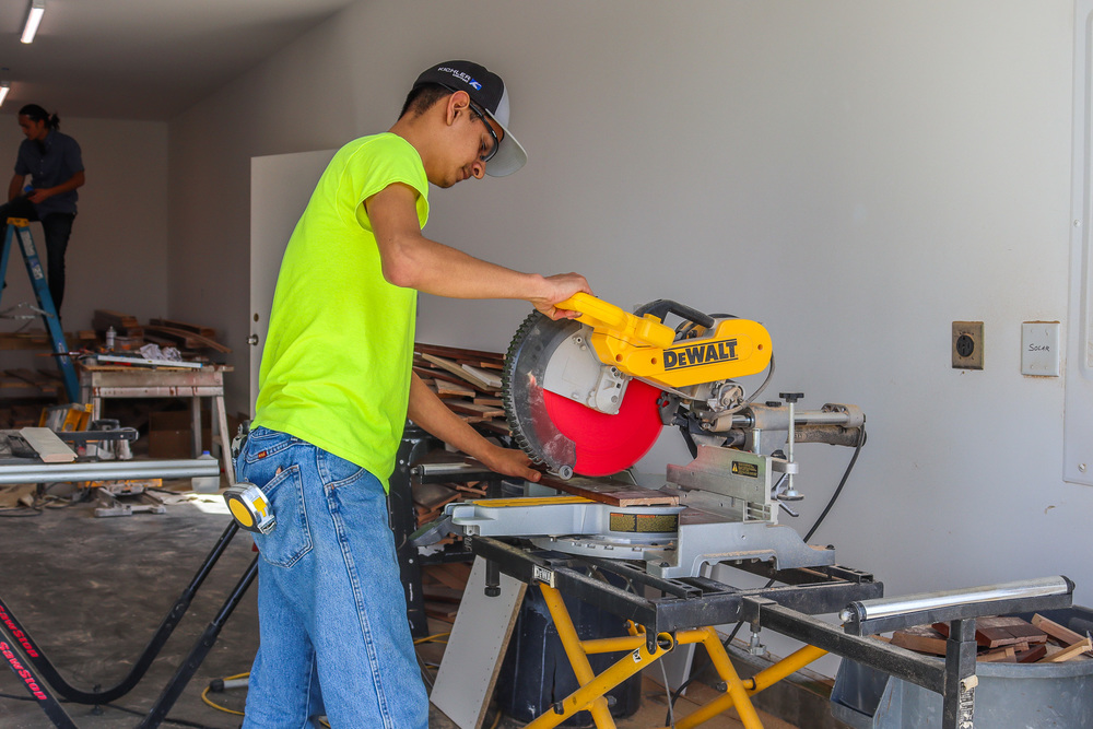 Oscar Haro working on custom built home