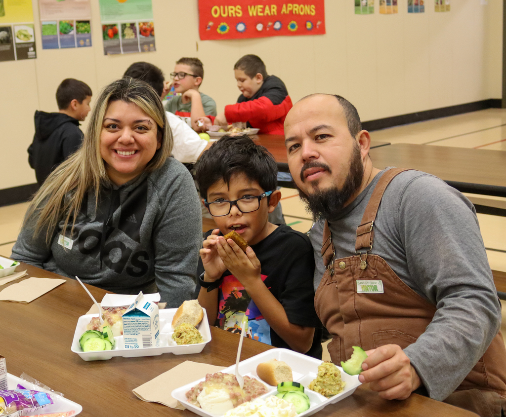 MHES Thanksgiving Feast
